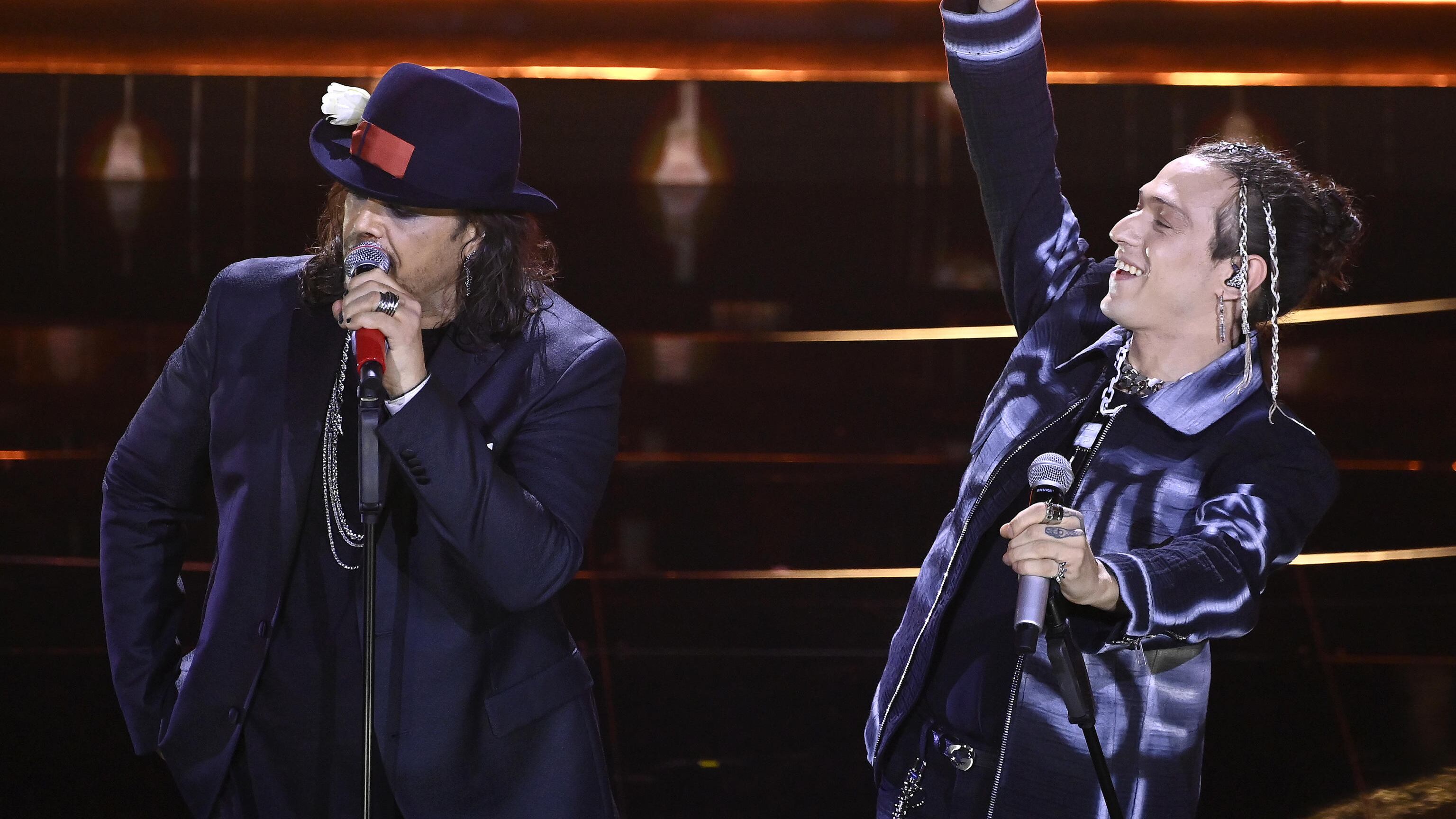 "Irama canta e insegue Grignani": social in visibilio per il duo