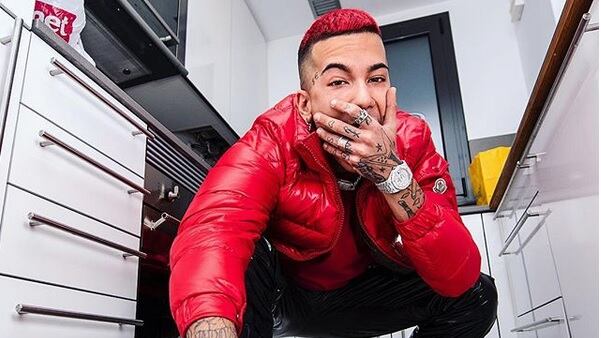 Sfera Ebbasta: "Il mio nome viene infangato. Mai incitato giovani a drogarsi"