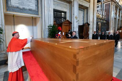 La tumulazione di Papa Francesco a Santa Maria Maggiore 9