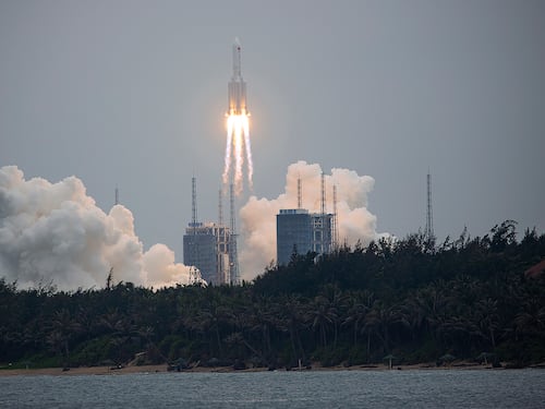 Russia e Cina muovono i satelliti: perché si rischiano davvero delle guerre stellari