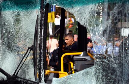 Tel Aviv, Hamas rivendica esplosione su un bus 4