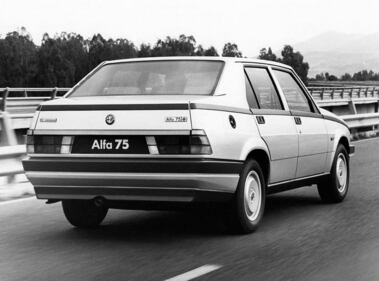 Alfa 75: guarda la gallery 18