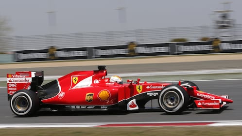 Super Hamilton, pole position a Shanghai 16