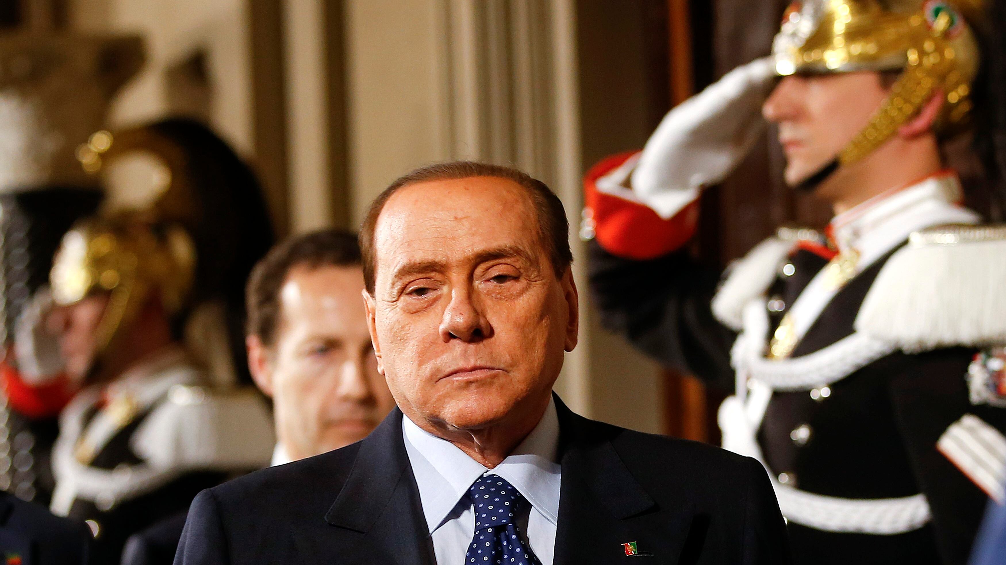 Berlusconi lancia l'altolà: "Il Mattarellum non va più"