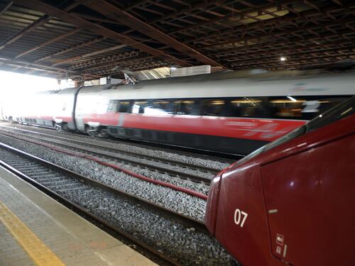 Frusinate, treno bloccato 6 ore: malori e un bimbo in ospedale