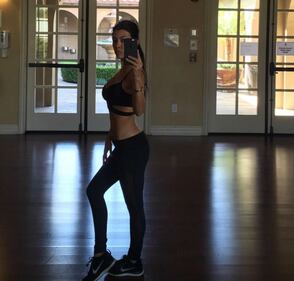 Kourtney Kardashian, un lato B da urlo 10