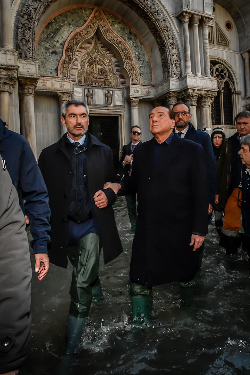 Acqua alta a Venezia, arriva Berlusconi 3