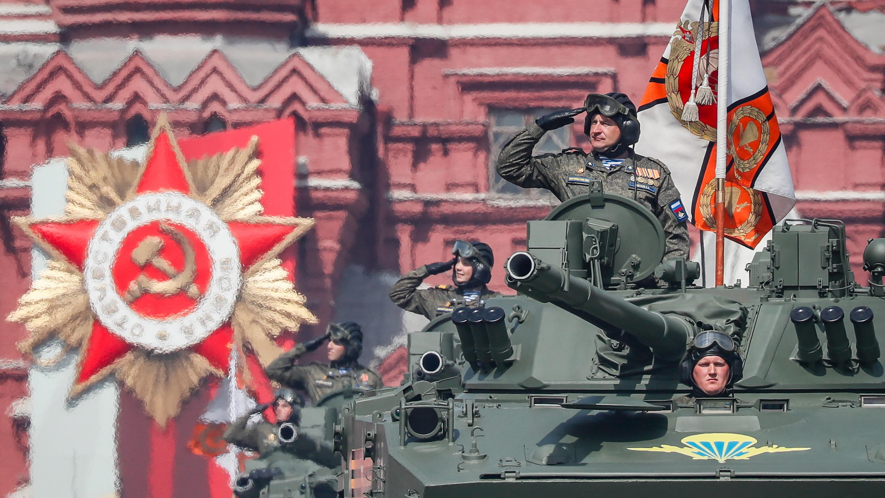L'Italia si divide sulla Nato. Pressing su SuperMario