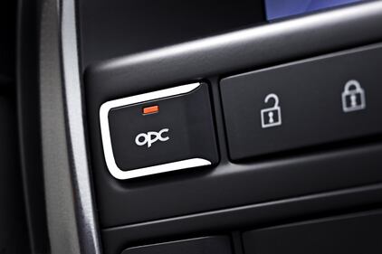 Opel Astra OPC, 280 cv di emozioni morbide 17