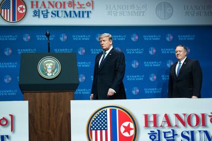 Vietnam, Donald Trump in conferenza stampa dopo l'incontro con Kim Jong Un 9