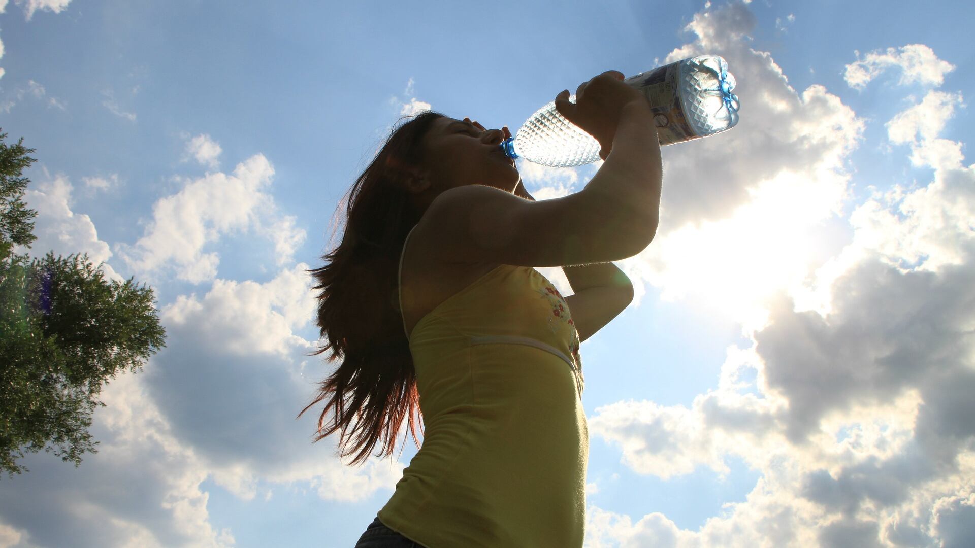 59enne va in overdose d'acqua. Gli esperti: "Berne troppa fa male"