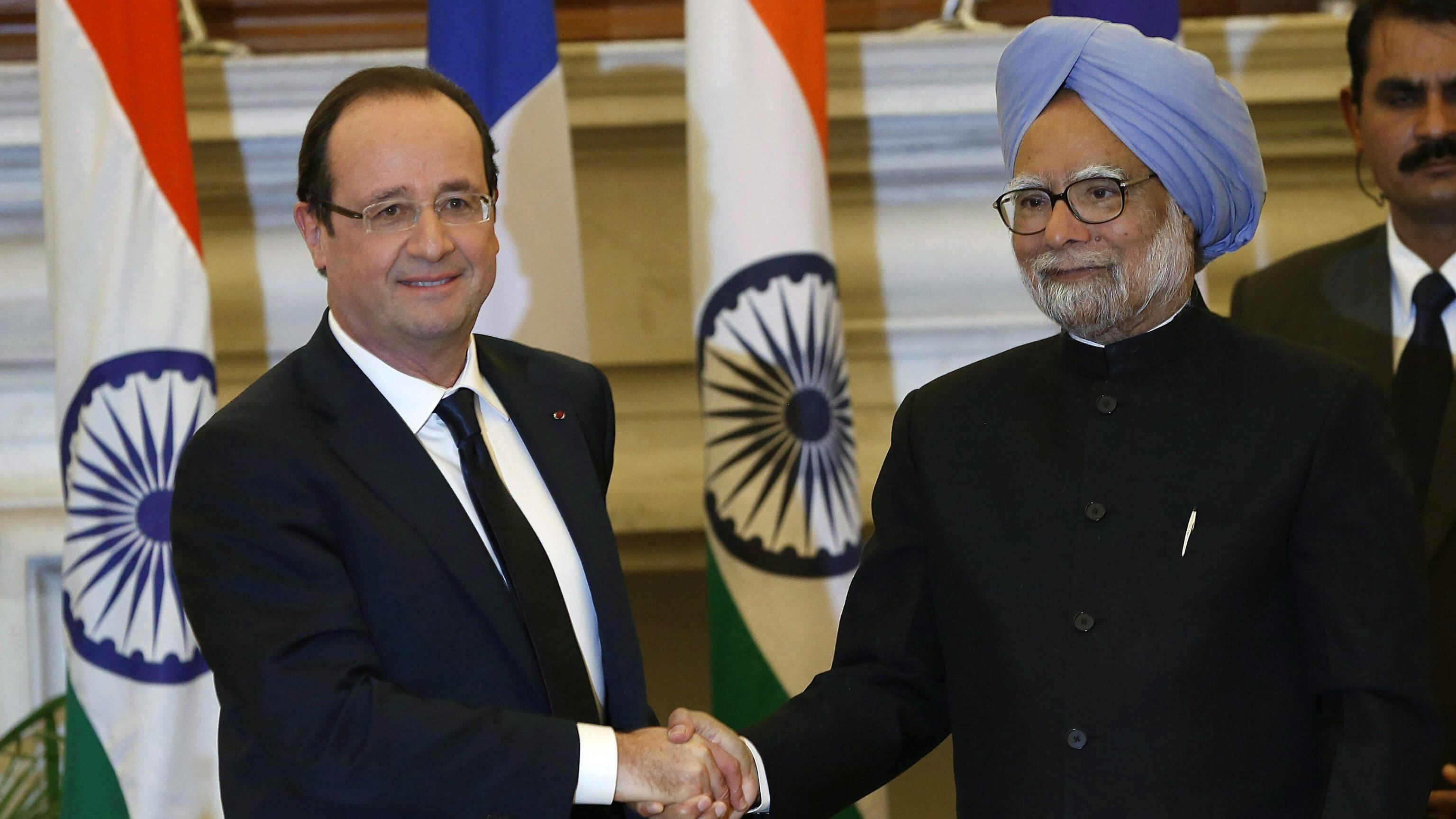 Hollande, battaglia sul velo per coprire il disastro politico