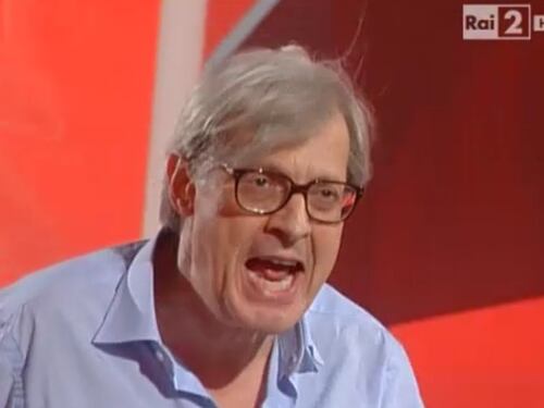 Sgarbi insultato su Facebook