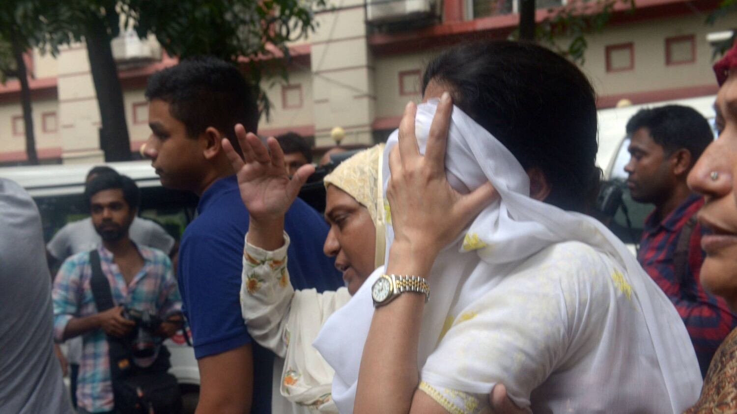 Bangladesh, il governo nega tutto: "A Dacca non è stato l'Isis"