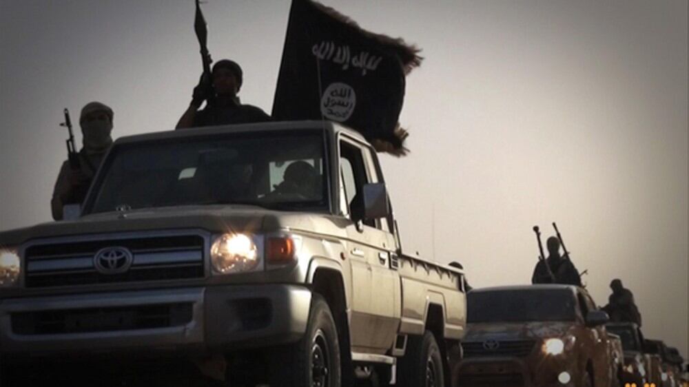 Yarmuk, miliziani dell'Isis giocano a calcio con le teste mozzate
