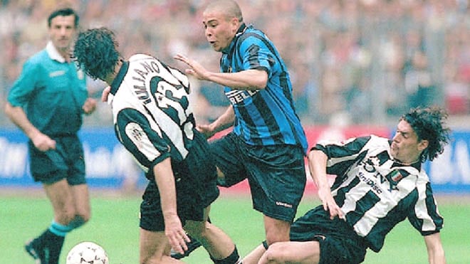 Simoni punge: "Inter e Juventus hanno fatto pace? Io non dimentico"