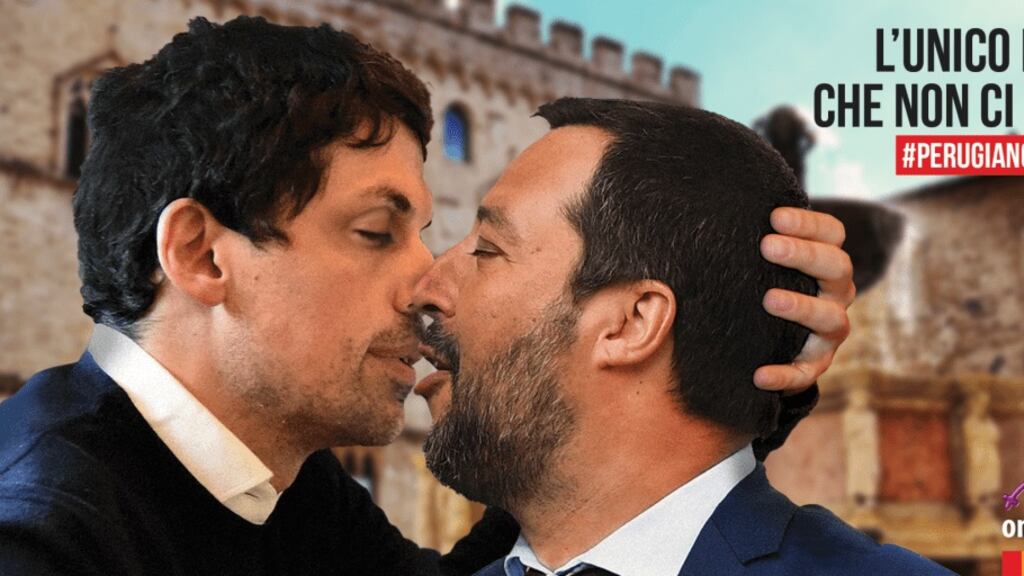 Matteo Salvini e il "bacio gay": bufera sul fotomontaggio