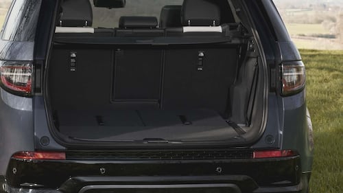 Land Rover Discovery Sport 2023, guarda tutte le foto 10