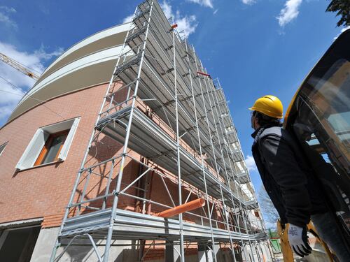 Mutui, comprare una casa è impossibile: i tassi salgono del 103%