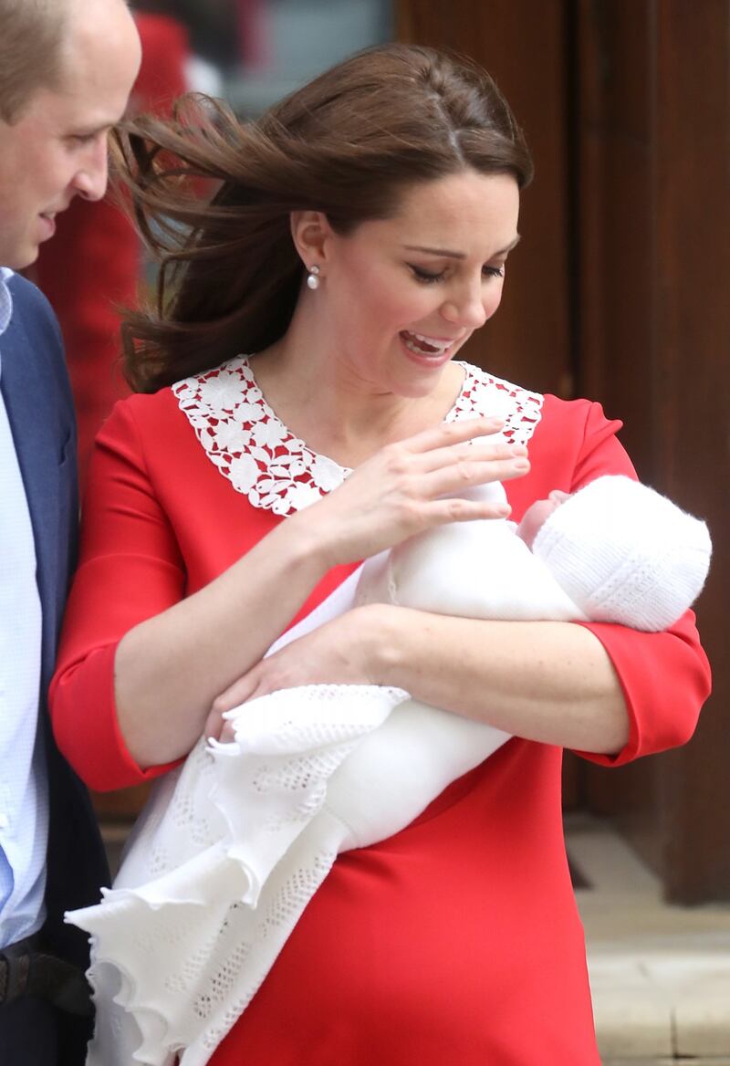 Kate Middleton raggiante dopo il parto 2