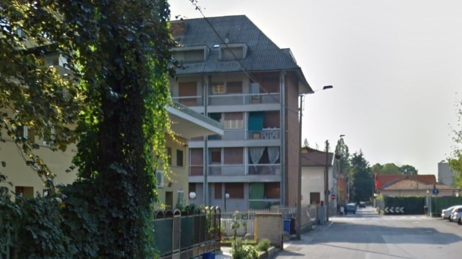 Limbiate, esasperato dal pianto del bimbo, 76enne accoltella il padre