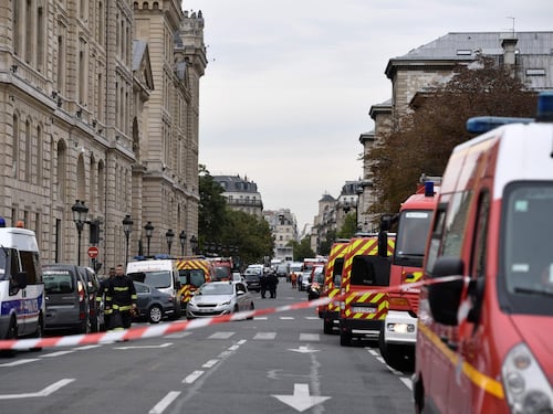 Parigi, gli islamici della banlieue vogliono "omaggiare" terrorista