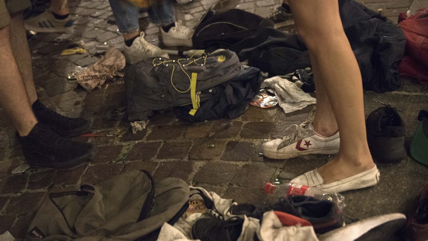 "Gridavano: hanno sparato". L'effetto Isis fa 1.500 feriti