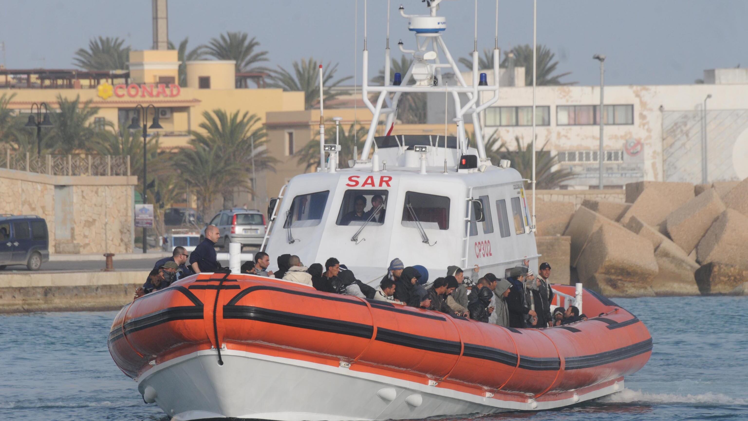 Affonda barcone con 70 immigrati somali: 10 morti