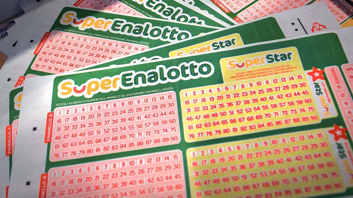 SuperEnalotto, vinti 160mila euro con il Jackpot a quota 12,1 milioni