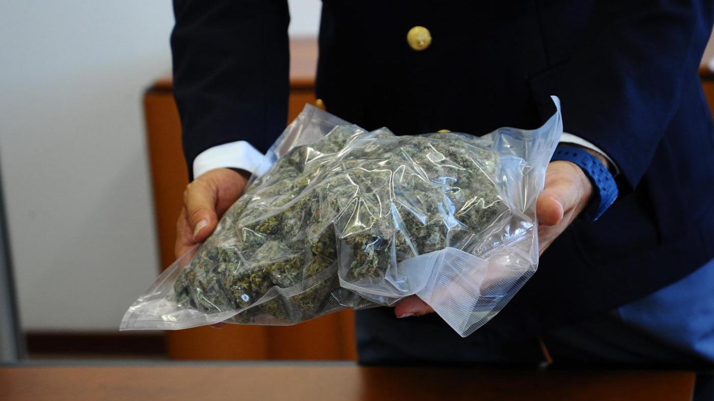 Padova, corriere droga nigeriana fermata con 5 kg di droga su autobus