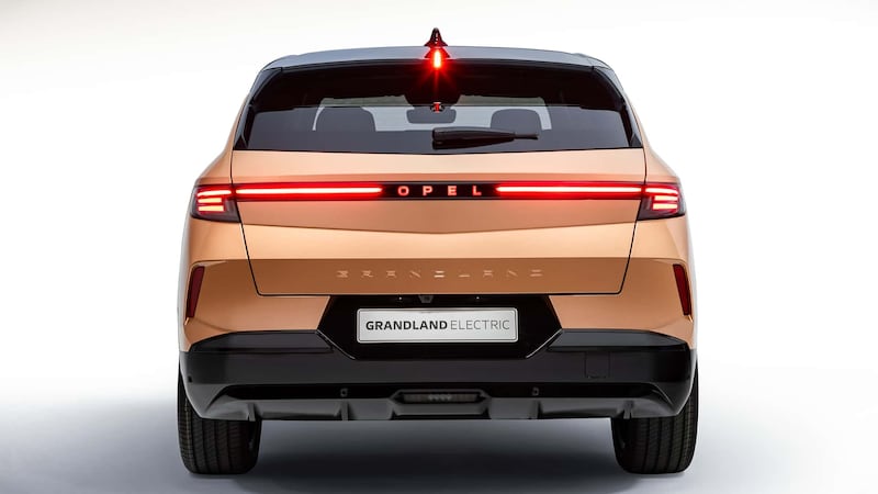 Nuova Opel Grandland 2024, guarda tutte le foto 12