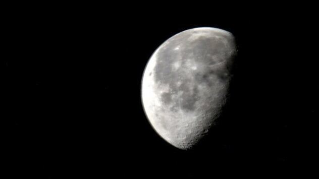 Scoperta l'origine della Luna: "È una costola della Terra"