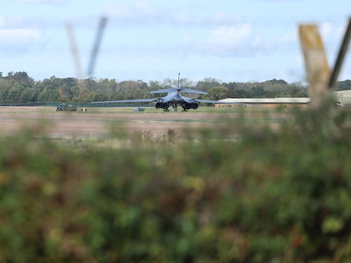 Attacco contro base Raf, rilasciati i cinque britannici: resta il mistero sul piano esplosivo