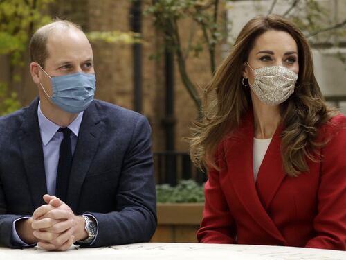 "Avete messo a rischio la salute del Paese". Bufera sul tour di William e Kate
