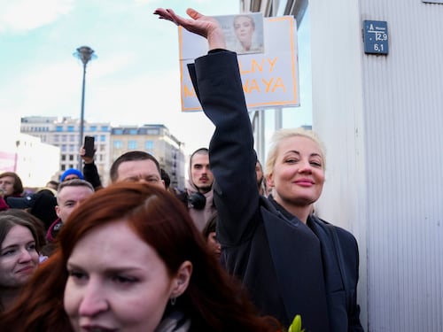 File a mezzogiorno e decine di arresti. La protesta dei russi nel nome di Navalny