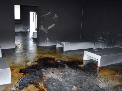 La furia dei migranti: così hanno dato alle fiamme il Cpr