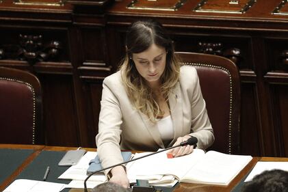 Pausa ''cioccolatino'' per il ministro Boschi 3