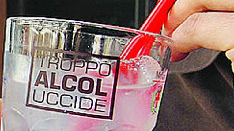 La pillola che fa bere meno: svolta nella lotta all'alcol
