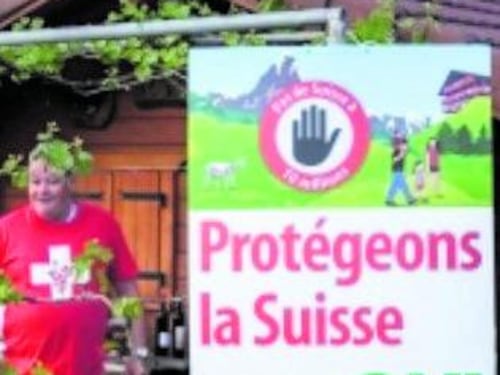 Svizzeri al voto: "Siamo troppi, tetto a10 milioni"