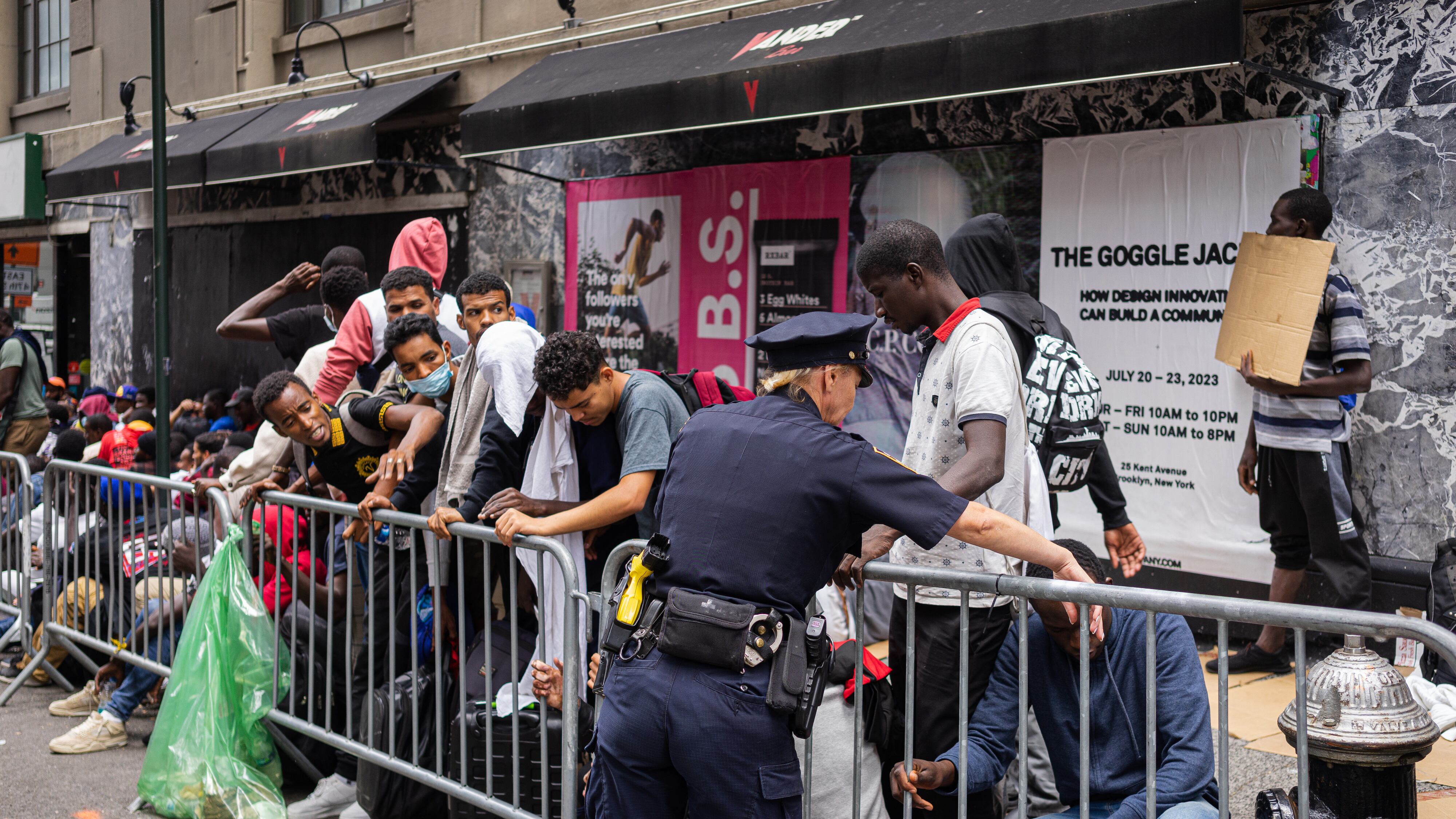 La legge dell'81, la crisi abitativa e l'onda migratoria: viaggio nella crisi di New York