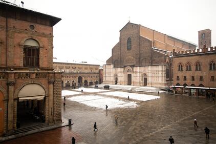 Bologna sotto la neve, le immagini 12