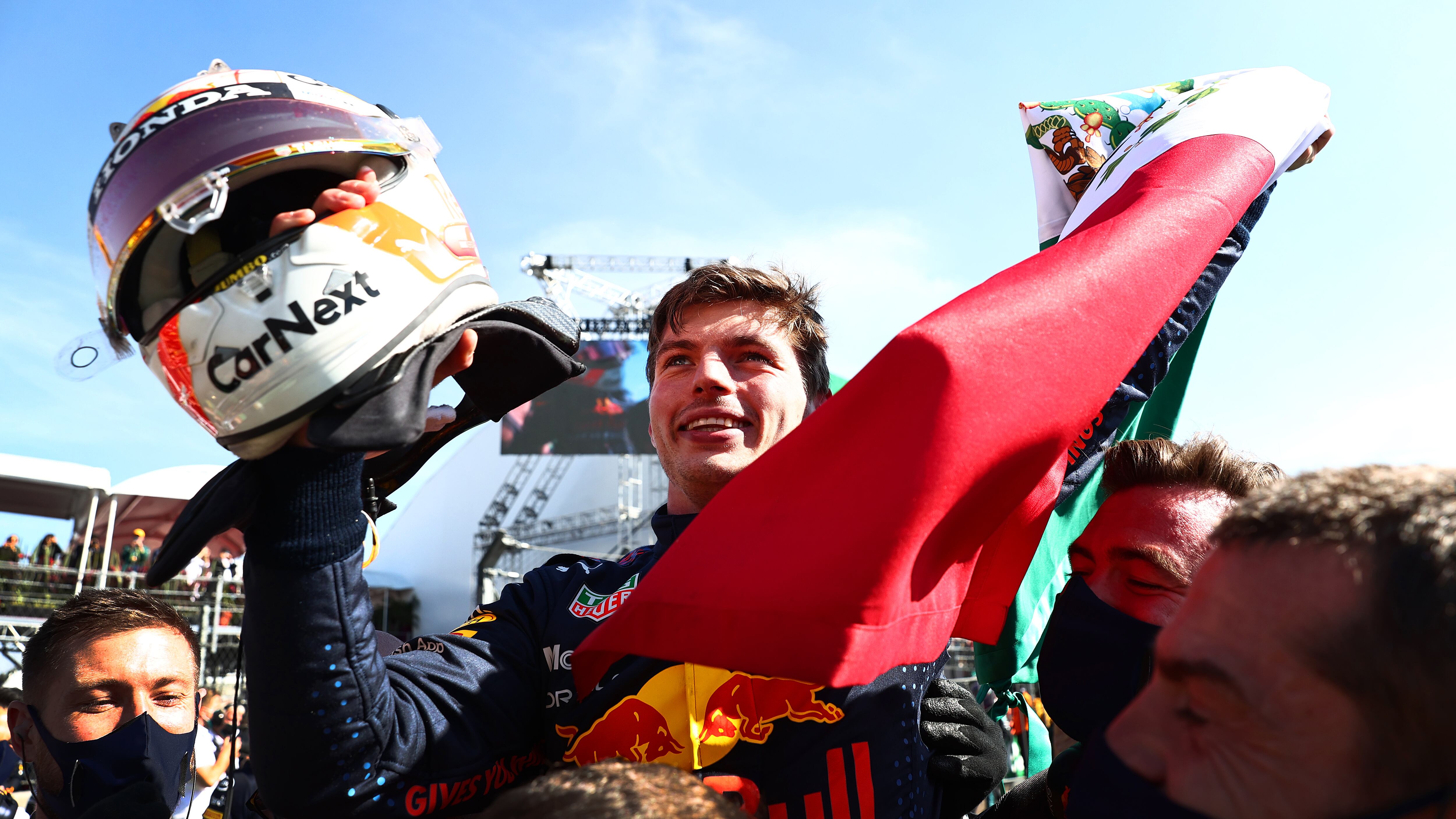 La lezione del discolo Max a re Lewis. Adesso è davvero pronto per il titolo