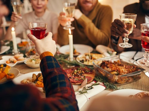 Listeria, Botulino, Salmonella: il rischio aumenta durante le feste. Come evitarli