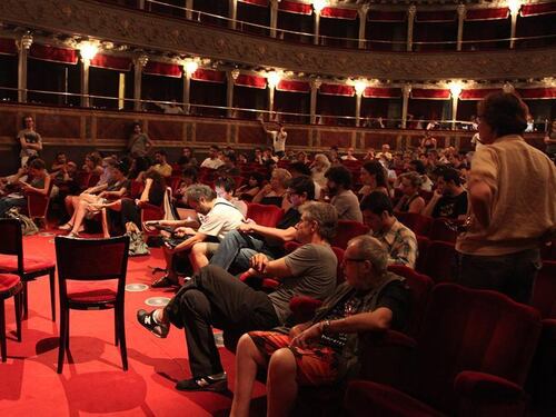 E al Valle beffano Marino: "Non sgomberiamo"