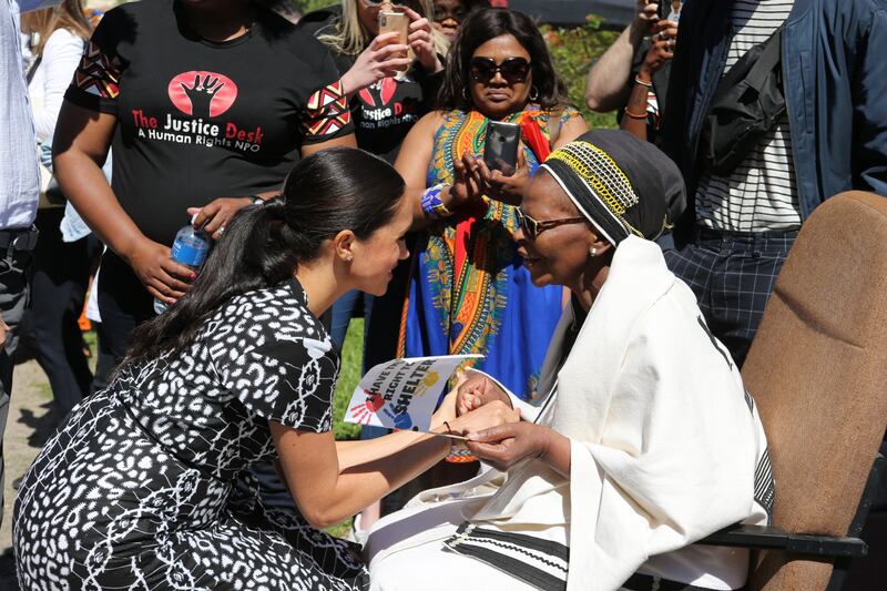 Meghan Markle e il Principe Harry arrivano in Sudafrica: foto 2