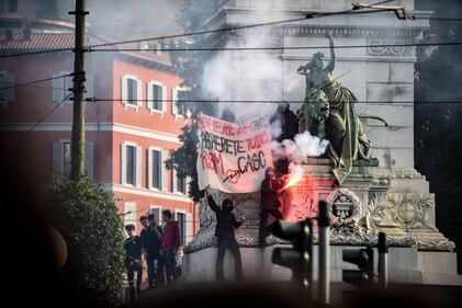 Corteo di studenti in protesta  12