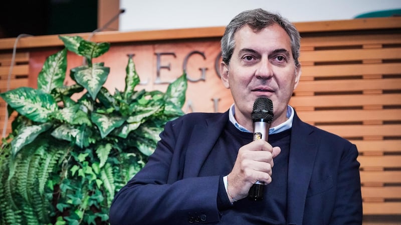 Calabresi condanna le violenze. Ma per lui il problema sono i “giochini elettorali”