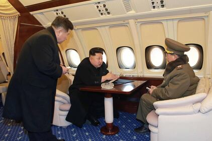La prima volta sul suo jet del coreano Kim Jong-un 2