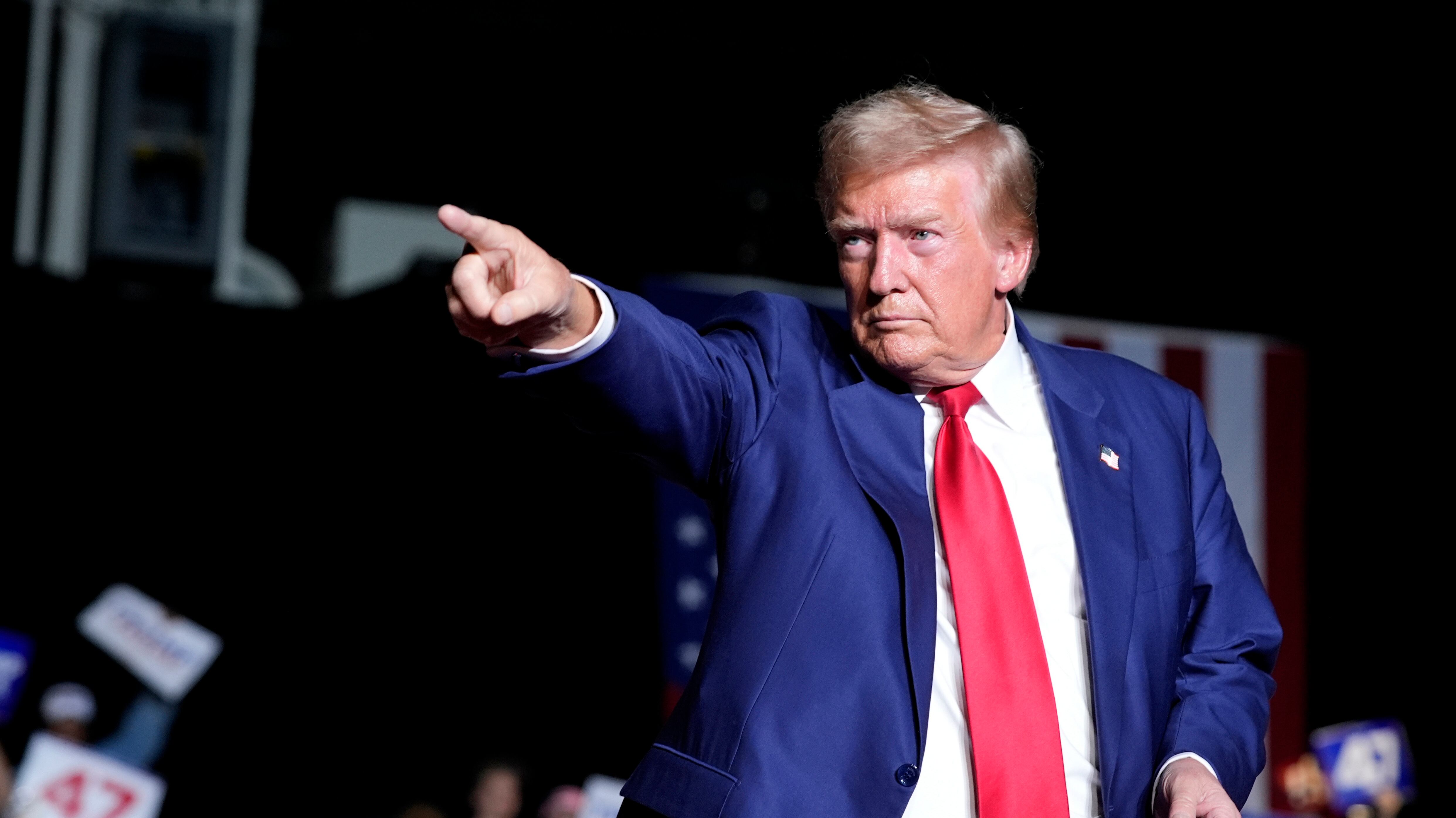Quell'asse tra Biden e gli ayatollah per far fuori Trump: l'ipotesi dell'Fbi