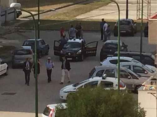 Far west nel Napoletano: bimbo ferito fuori casa. La mamma: "Non so nulla"